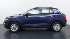 Blauw, metallic lak Gebruikt 2020 VW T-Roc Style SUV | € 24.440 (Eerlijke prijs)