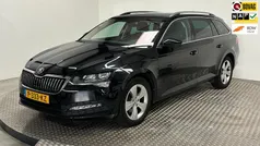 Zwart Gebruikt 2022 Skoda Superb Business Line Stationwagen | € 24.800 (Eerlijke prijs)