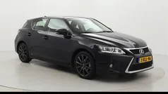 Zwart (metallic) Gebruikt 2014 Lexus CT200h Business Edition Hatchback | € 13.999 (Eerlijke prijs)