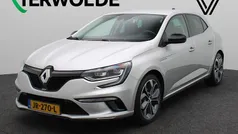 Grijs Gebruikt 2016 Renault Mégane III Bose Edition Hatchback | € 12.840 (Eerlijke prijs)