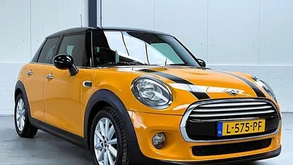 Oranje Gebruikt 2015 Mini Cooper Business Hatchback | € 12.450 (Goede deal)