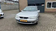 Grijs Gebruikt 2000 Opel Vectra Edition Hatchback | € 1.190 (Eerlijke prijs)