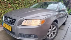 Grijs, metallic lak Gebruikt 2010 Volvo V70 Kinetic Stationwagen | € 4.900 (Super prijs)