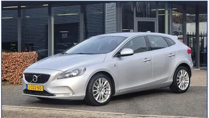 Occasion 2020 Volvo V40 Inscription Hatchback | € 13.450 (Super prijs)