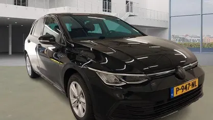 Gebruikt 2022 VW Golf VIII Life Hatchback | € 19.899 (Eerlijke prijs)