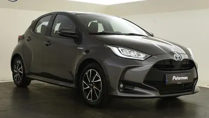 Grijs Gebruikt 2021 Toyota Yaris Hatchback | € 20.399 (Eerlijke prijs)