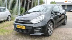 Zwart Gebruikt 2016 Kia Rio Hatchback | € 8.750 (Eerlijke prijs)