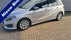 Grijs Gebruikt 2018 Mercedes B180 Ambition MPV | € 20.945 (Eerlijke prijs)