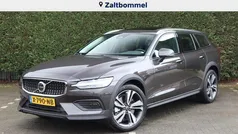 Grijs Gebruikt 2023 Volvo V60 CC Plus Stationwagen | € 56.450 (Eerlijke prijs)