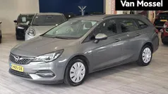 Grijs Gebruikt 2020 Opel Astra Business Edition Hatchback | € 13.445 (Eerlijke prijs)