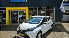 Wit Gebruikt 2018 Toyota Aygo Hatchback | € 9.495 (Eerlijke prijs)