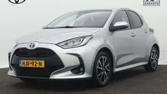 Grijs Gebruikt 2023 Toyota Yaris Hybrid Limited Hatchback | € 23.245 (Eerlijke prijs)