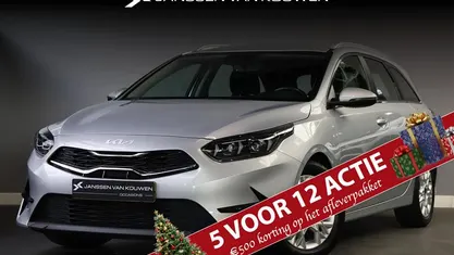 Grijs Gebruikt 2023 Kia Ceed Hatchback | € 22.445 (Eerlijke prijs)