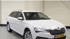 Wit Gebruikt 2020 Skoda Superb Style Stationwagen | € 23.945 (Eerlijke prijs)