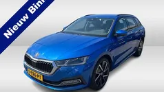 Blauw, metallic lak Gebruikt 2021 Skoda Octavia First Edition Stationwagen | € 23.950 (Eerlijke prijs)