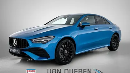 Blauw Gebruikt 2023 Mercedes CLA250e AMG Sedan | € 39.950 (Eerlijke prijs)