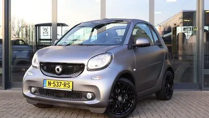 Grijs (metallic) Occasion 2019 Smart ForTwo Electric Drive Cabriolet | € 11.950 (Eerlijke prijs)
