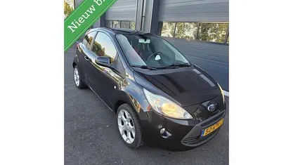 Gebruikt 2010 Ford Ka Titanium Hatchback | € 2.750 (Eerlijke prijs)