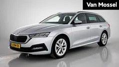 Grijs Gebruikt 2021 Skoda Octavia Business Line Stationwagen | € 21.444 (Eerlijke prijs)