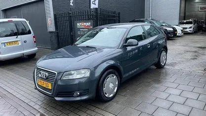 Occasion Audi A3 Attraction 102 PK (75 kW) 2009 Grijs, metallic lak Hatchback