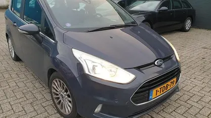 Grijs Gebruikt 2014 Ford B-MAX Titanium MPV | € 3.299 (Goede deal)