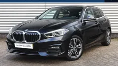 Zwart Gebruikt 2023 BMW 118 Sport Line Hatchback | € 25.250 (Goede deal)