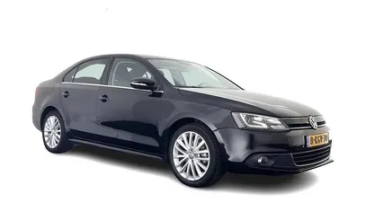 Zwart (metallic) Occasion 2013 VW Jetta Comfortline Sedan | € 7.445 (Eerlijke prijs)