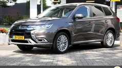 Bruin Gebruikt 2019 Mitsubishi Outlander Intense+ SUV | € 24.845 (Eerlijke prijs)