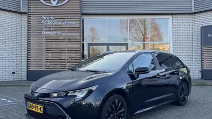 Zwart Occasion 2024 Toyota Corolla Stationwagen | € 22.400 (Super prijs)