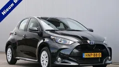 Zwart, metallic lak Nieuw 2024 Toyota Yaris Active Hatchback | € 23.950 (Eerlijke prijs)