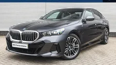 Gebruikt 2024 BMW 550e M Sport Sedan | € 77.950 (Eerlijke prijs)
