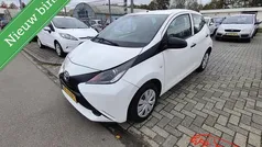 Wit Gebruikt 2015 Toyota Aygo Hatchback | € 7.250 (Eerlijke prijs)