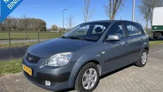 Grijs Gebruikt 2008 Kia Rio Hatchback | € 3.150 (Eerlijke prijs)