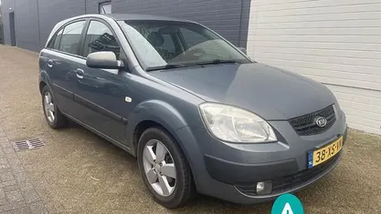 Occasion Kia Rio 97 PK (71 kW) 2007 Grijs (metallic) Hatchback