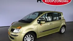 Groen, metallic lak Gebruikt 2005 Renault Modus Initiale MPV | € 1.240 (Eerlijke prijs)