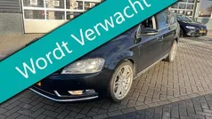 Zwart, metallic lak Gebruikt 2011 VW Passat Highline Stationwagen | € 6.695 (Eerlijke prijs)