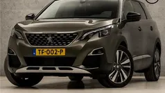 Grijs, metallic lak Gebruikt 2018 Peugeot 5008 GT-line MPV | € 16.945 (Eerlijke prijs)