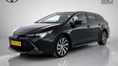 Zwart, metallic lak Gebruikt 2022 Toyota Corolla Plus Stationwagen | € 25.445 (Eerlijke prijs)