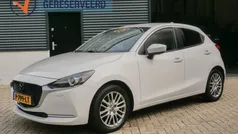 Wit Gebruikt 2022 Mazda 2 Signature Hatchback | € 15.950 (Eerlijke prijs)