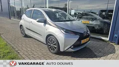 Grijs Gebruikt 2014 Toyota Aygo X-clusiv Hatchback | € 10.950 (Eerlijke prijs)