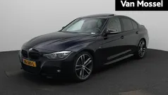 Zwart Gebruikt 2019 BMW 320 M Sport Sedan | € 27.945 (Eerlijke prijs)