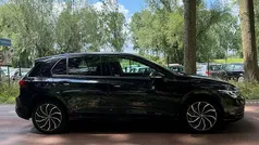 Zwart Gebruikt 2020 VW Golf VII Style Hatchback | € 23.999 (Eerlijke prijs)