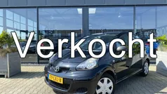 Zwart Gebruikt 2010 Toyota Aygo Hatchback | € 3.250 (Eerlijke prijs)