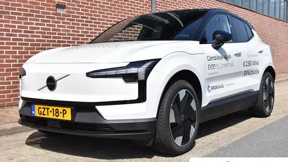Wit Gebruikt 2025 Volvo EX30 Plus SUV | € 37.895 (Eerlijke prijs)