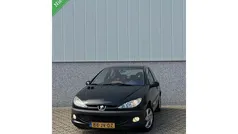 Zwart Gebruikt 2002 Peugeot 206 Premium Hatchback | € 1.450 (Eerlijke prijs)