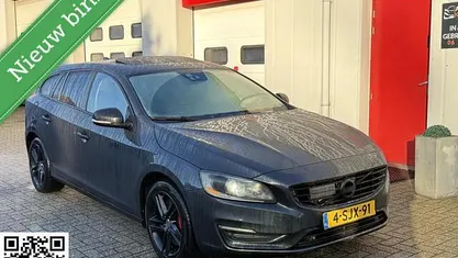 Groen Occasion 2013 Volvo V60 Summum Stationwagen | € 4.250