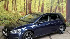 Blauw, metallic lak Gebruikt 2016 VW Golf VII Allstar Hatchback | € 13.500 (Eerlijke prijs)