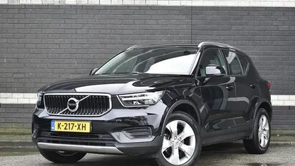 Zwart Gebruikt 2021 Volvo XC40 Momentum SUV | € 25.895 (Goede deal)