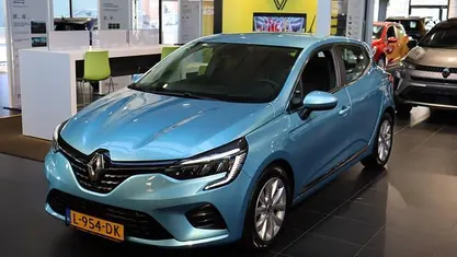 Licht blauw metallic Occasion 2021 Renault Clio V Intens Hatchback | € 13.900 (Eerlijke prijs)