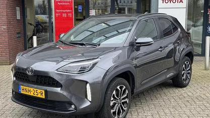 Grijs Occasion 2025 Toyota Yaris Cross Edition SUV | € 30.499 (Eerlijke prijs)